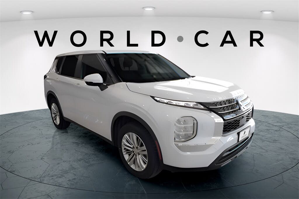 2024 Mitsubishi Outlander ES S-AWC