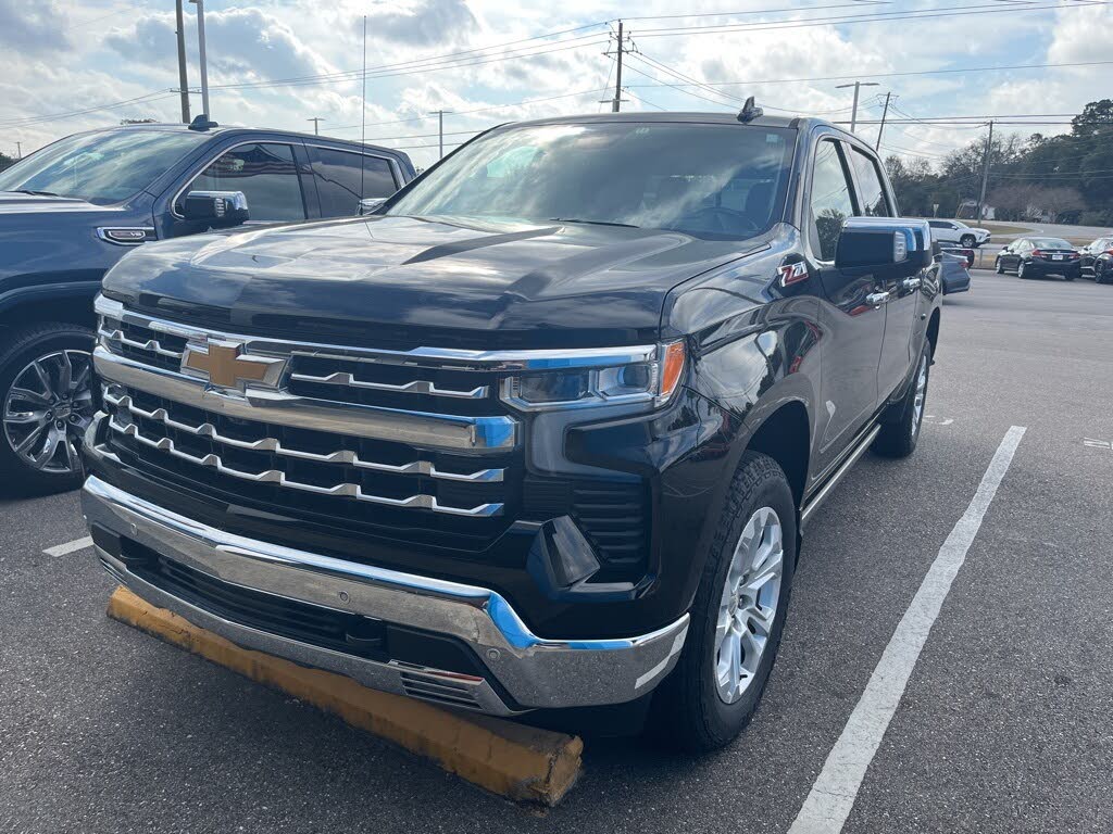2022 Chevrolet Silverado 1500 LTZ Crew Cab 4WD