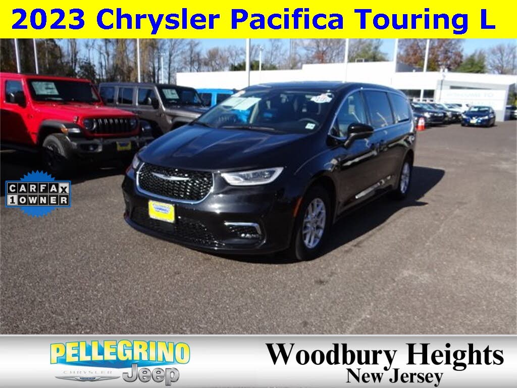 2023 Chrysler Pacifica Touring L FWD