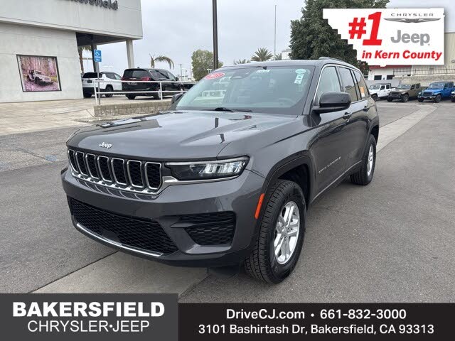 2023 Jeep Grand Cherokee Laredo 4WD