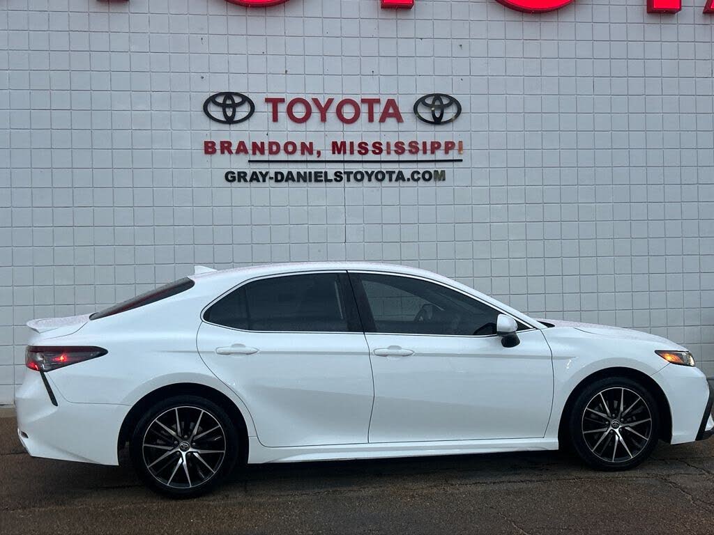 2021 Toyota Camry SE FWD