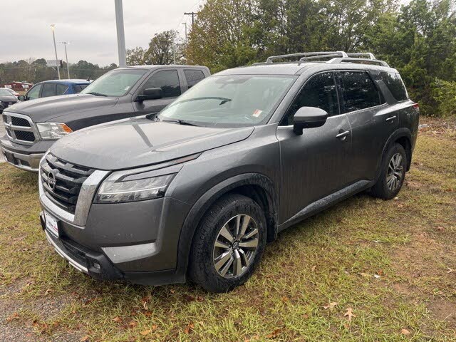 2022 Nissan Pathfinder SL FWD