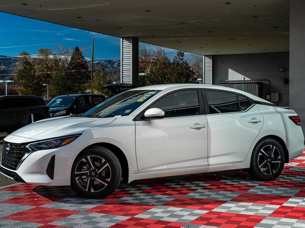 2025 Nissan Sentra SV FWD