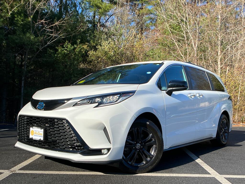 2024 Toyota Sienna XSE 7-Passenger AWD