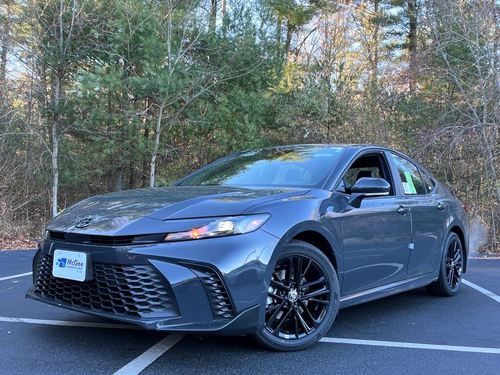 2026 Toyota Camry SE AWD