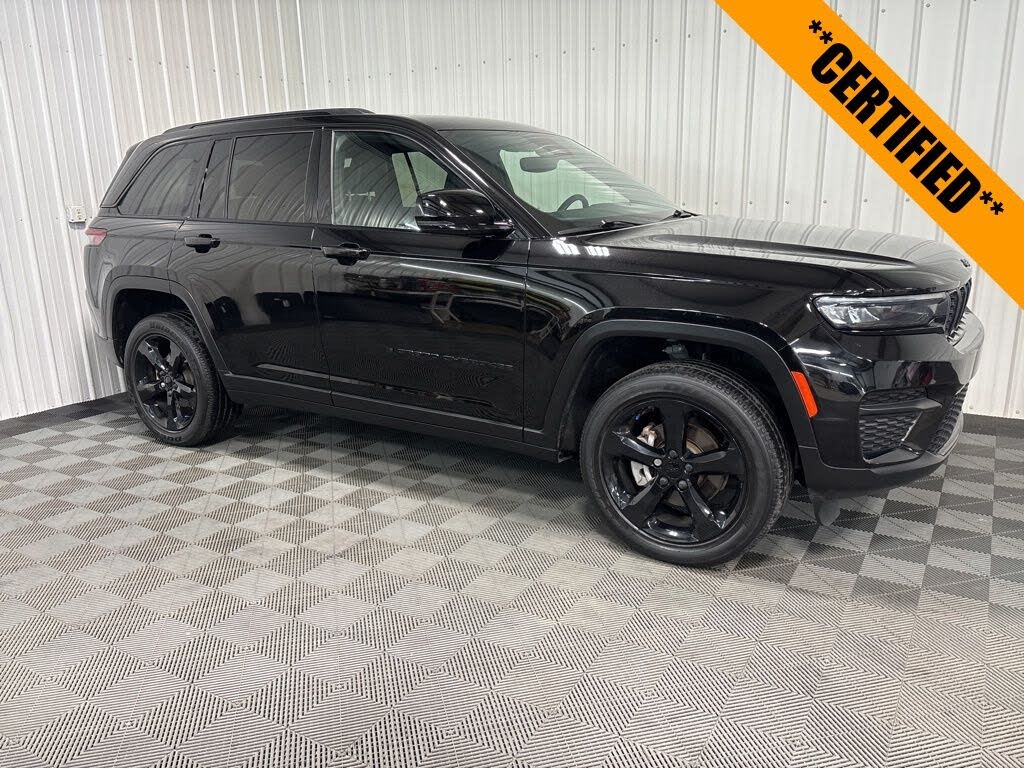 2022 Jeep Grand Cherokee Altitude 4WD