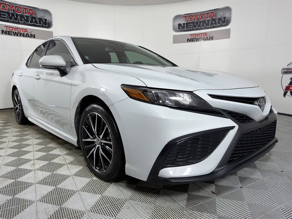 2024 Toyota Camry SE FWD