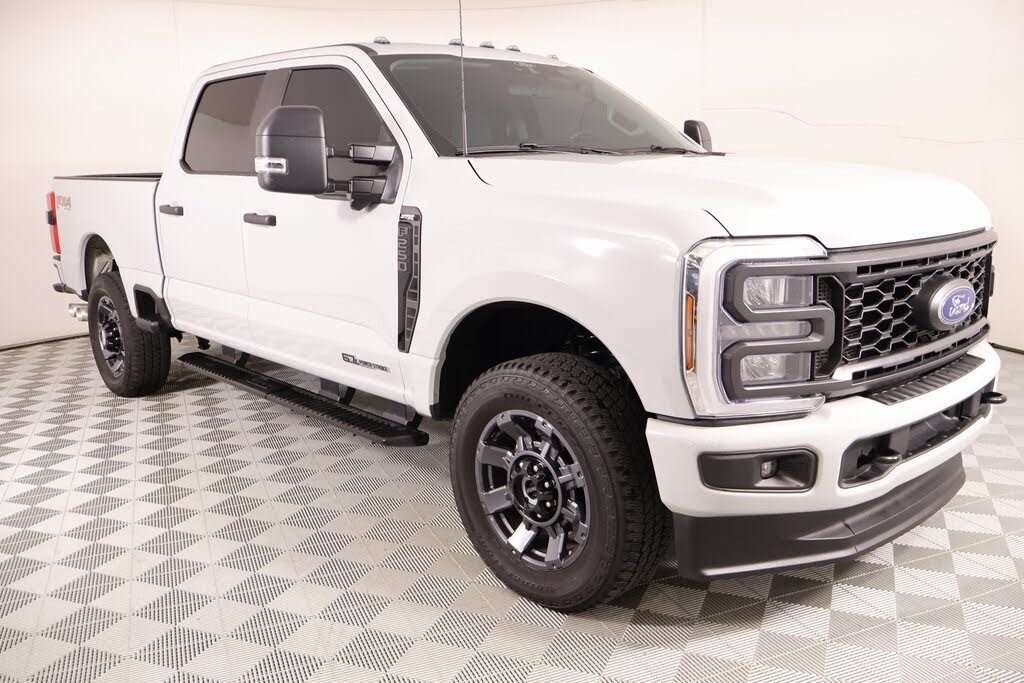 2025 Ford F-250 Super Duty XL Crew Cab 4WD