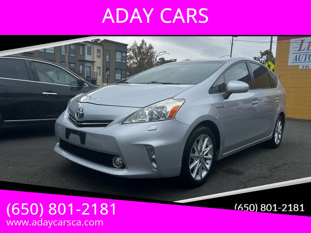 2013 Toyota Prius v Five FWD