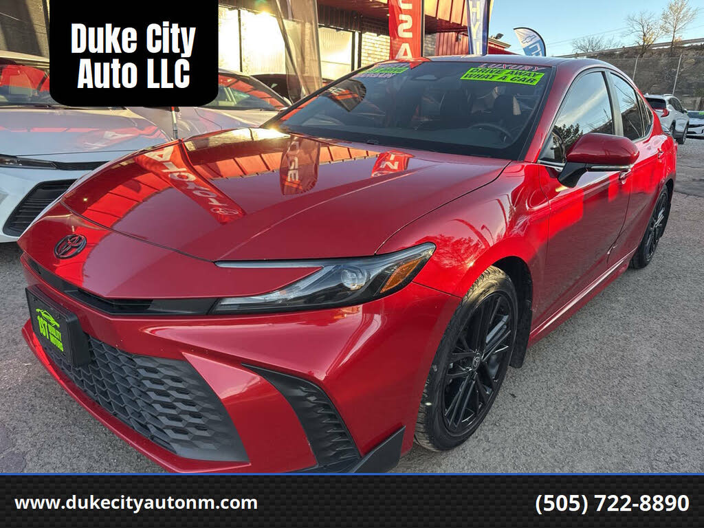 2025 Toyota Camry SE FWD