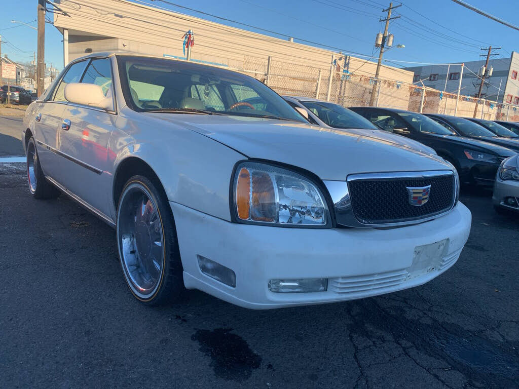 2002 Cadillac DeVille DTS Sedan FWD