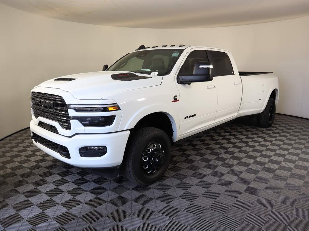 2025 RAM 3500 Limited Crew Cab LB DRW 4WD