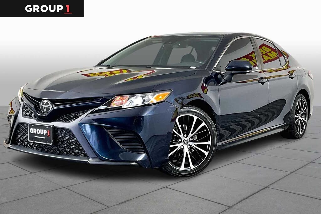 2019 Toyota Camry SE FWD