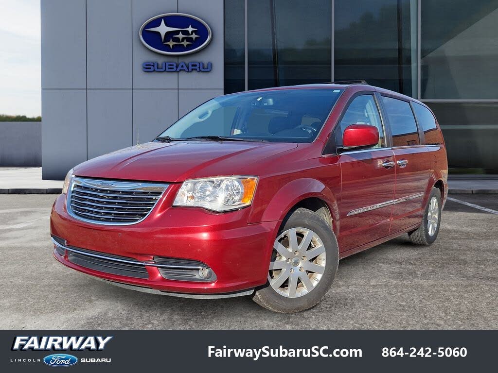 2016 Chrysler Town & Country Touring FWD