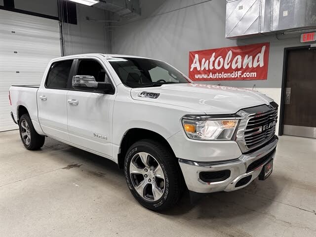 2024 RAM 1500 Laramie Crew Cab 4WD