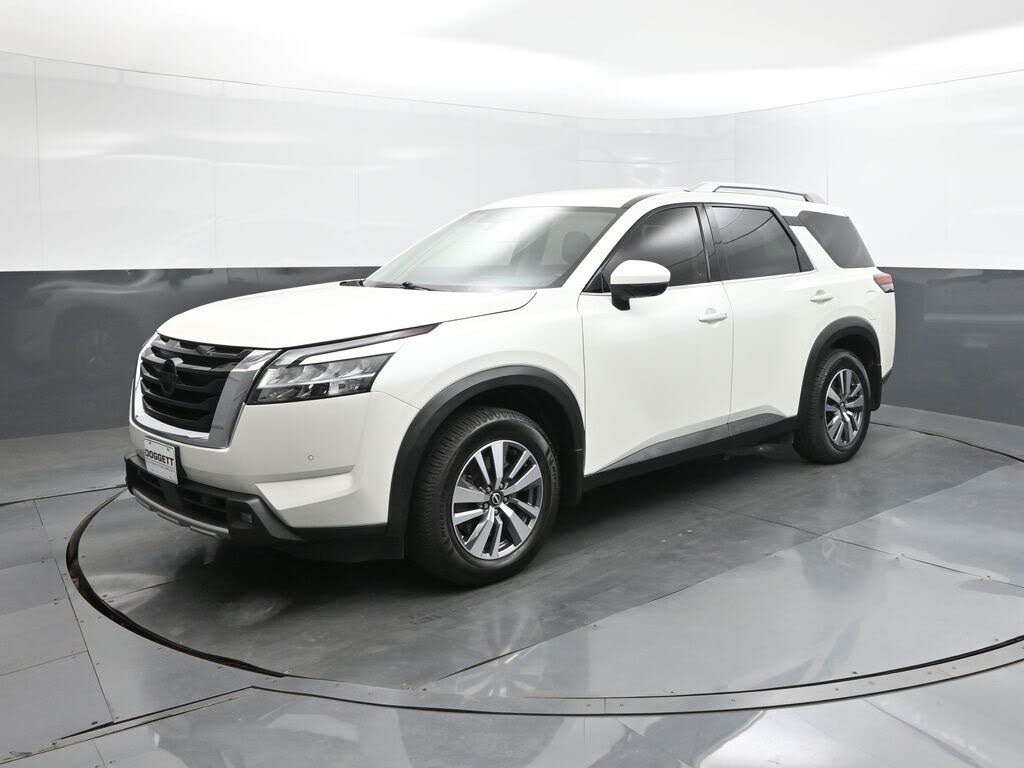 2022 Nissan Pathfinder SL FWD