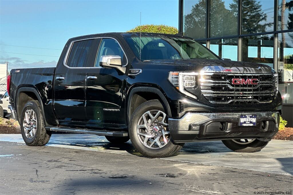 2023 GMC Sierra 1500 SLT Crew Cab 4WD