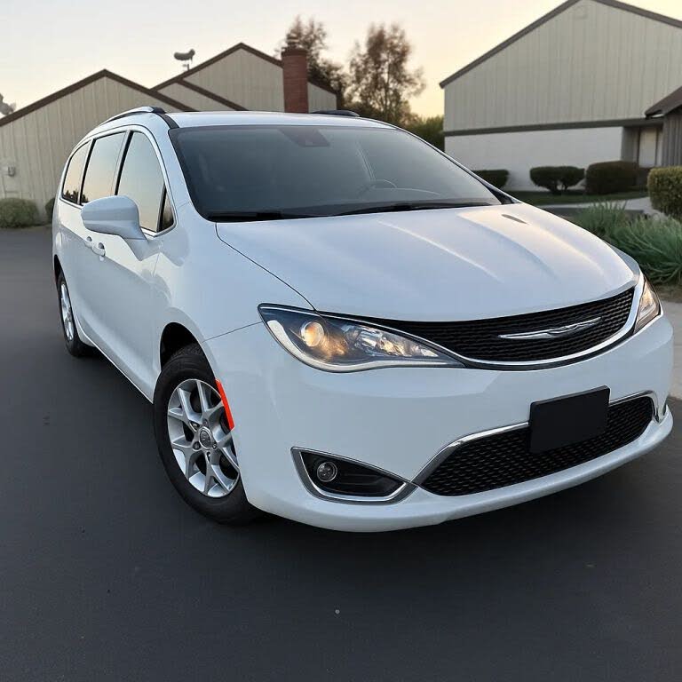 2017 Chrysler Pacifica Touring L FWD