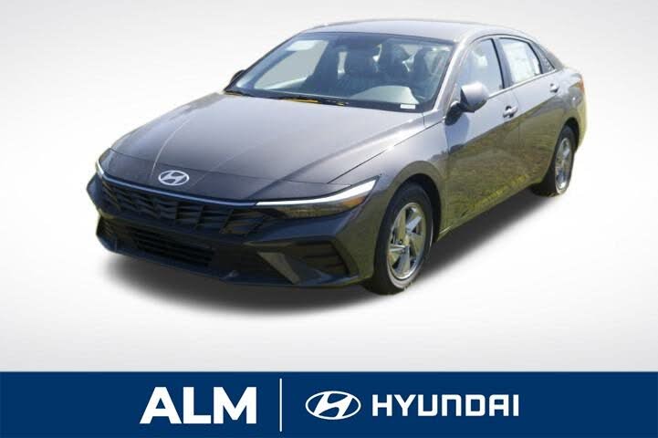 2026 Hyundai Elantra SE FWD