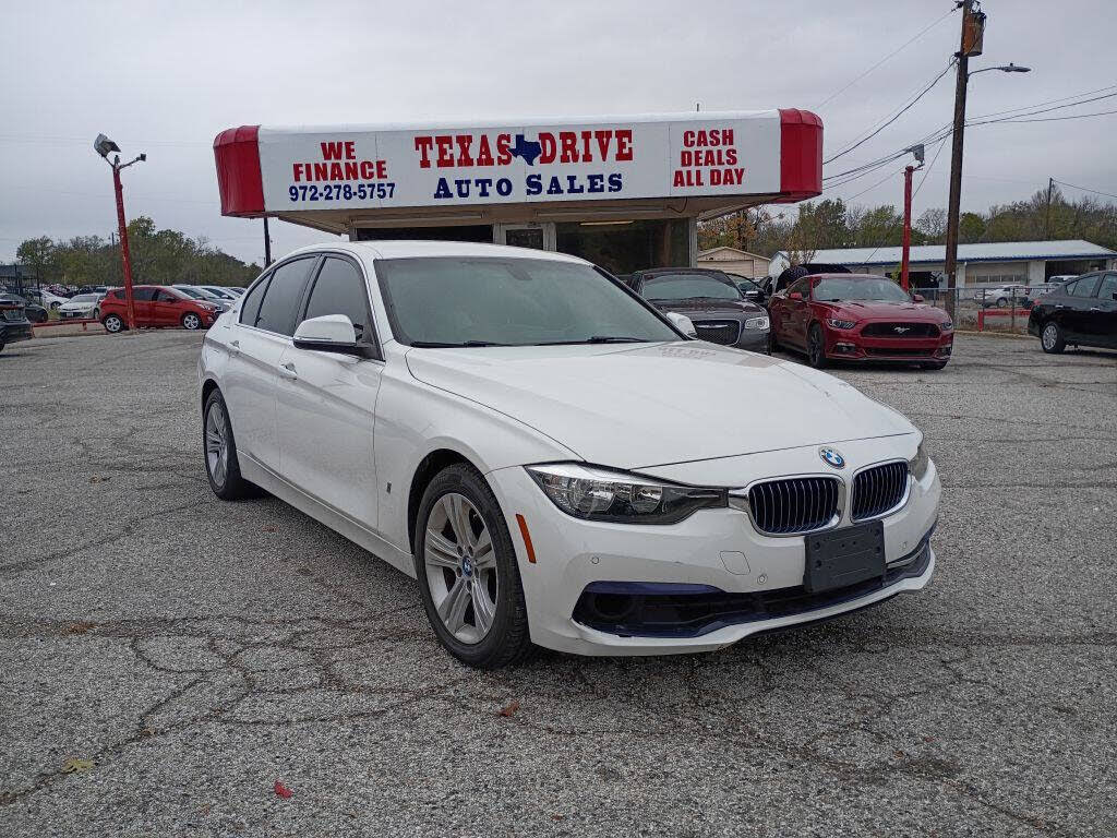 2017 BMW 3 Series 330e iPerformance Sedan RWD
