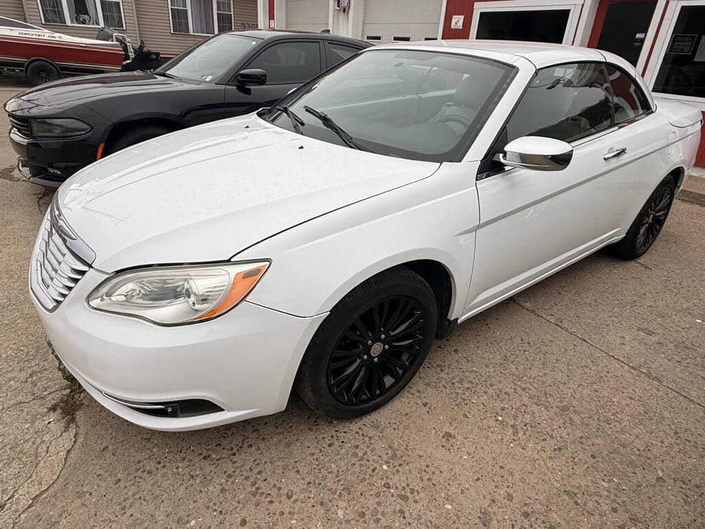 2011 Chrysler 200 Limited Convertible FWD