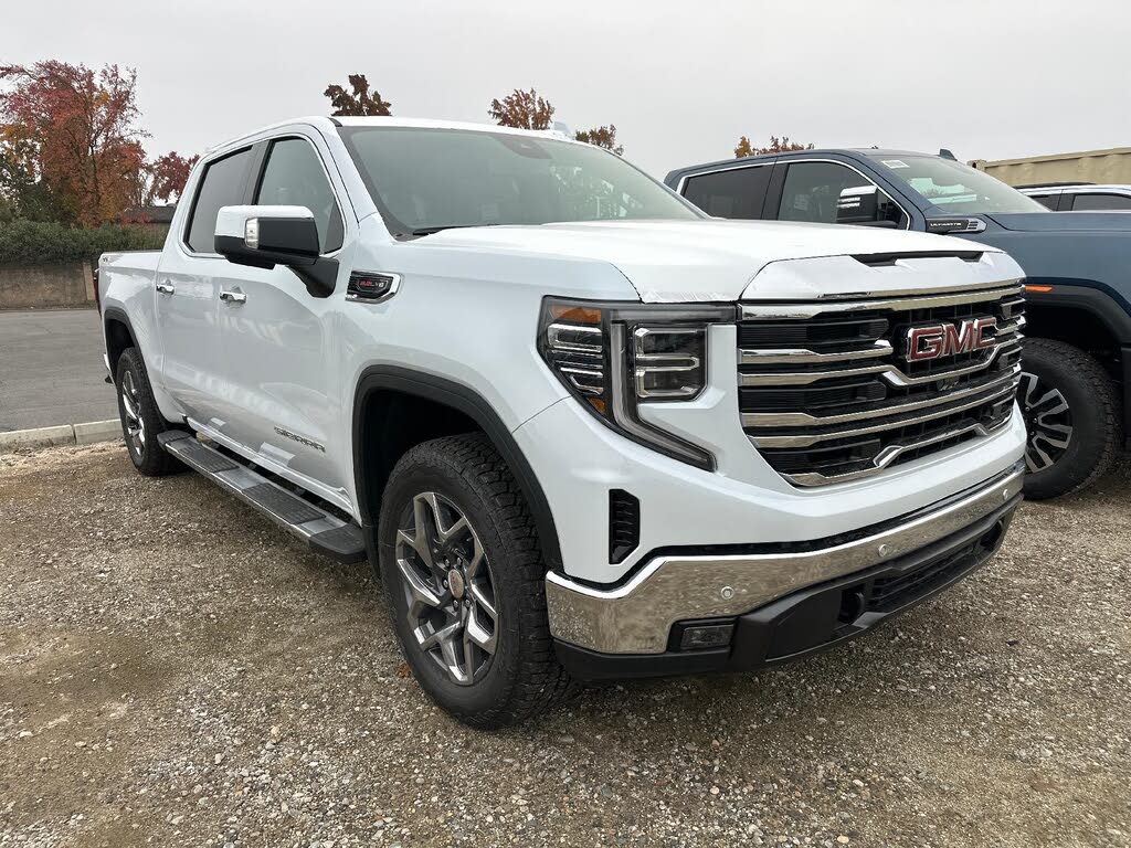 2026 GMC Sierra 1500 SLT Crew Cab 4WD