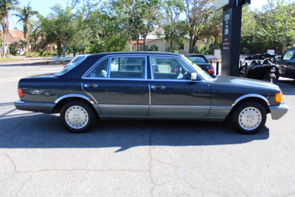 1987 Mercedes-Benz 560-Class 560SEL Sedan