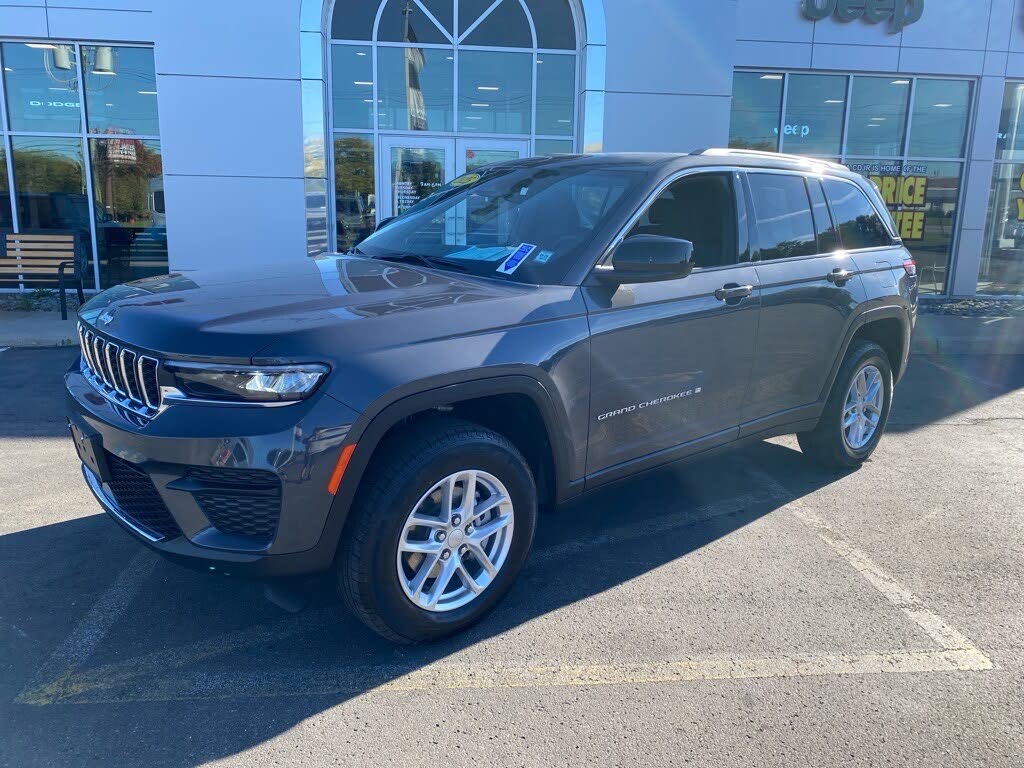 2025 Jeep Grand Cherokee Laredo 4WD