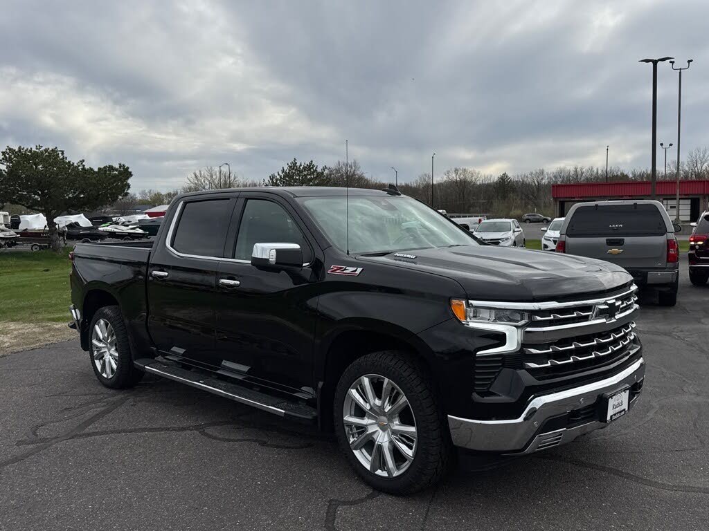 2022 Chevrolet Silverado 1500 LTZ Crew Cab 4WD