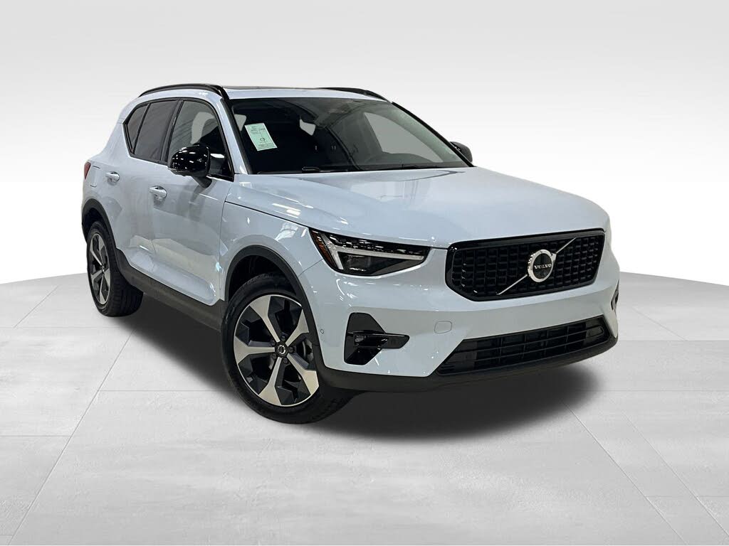 2026 Volvo XC40 B5 Plus AWD
