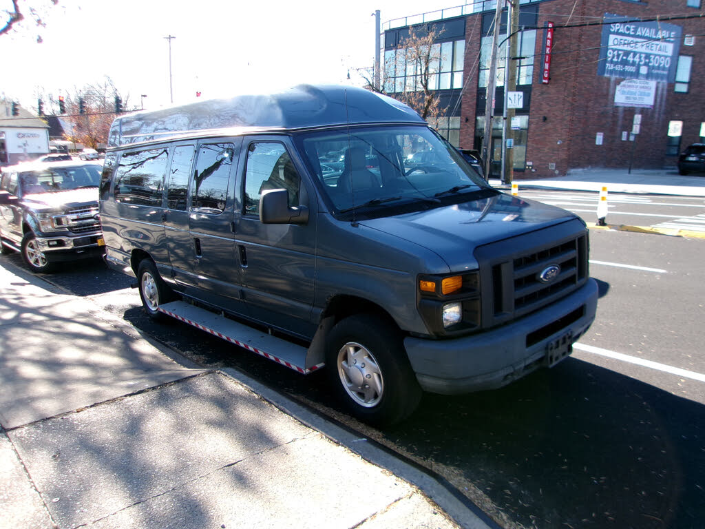 2014 Ford E-Series E-250 Extended Cargo Van