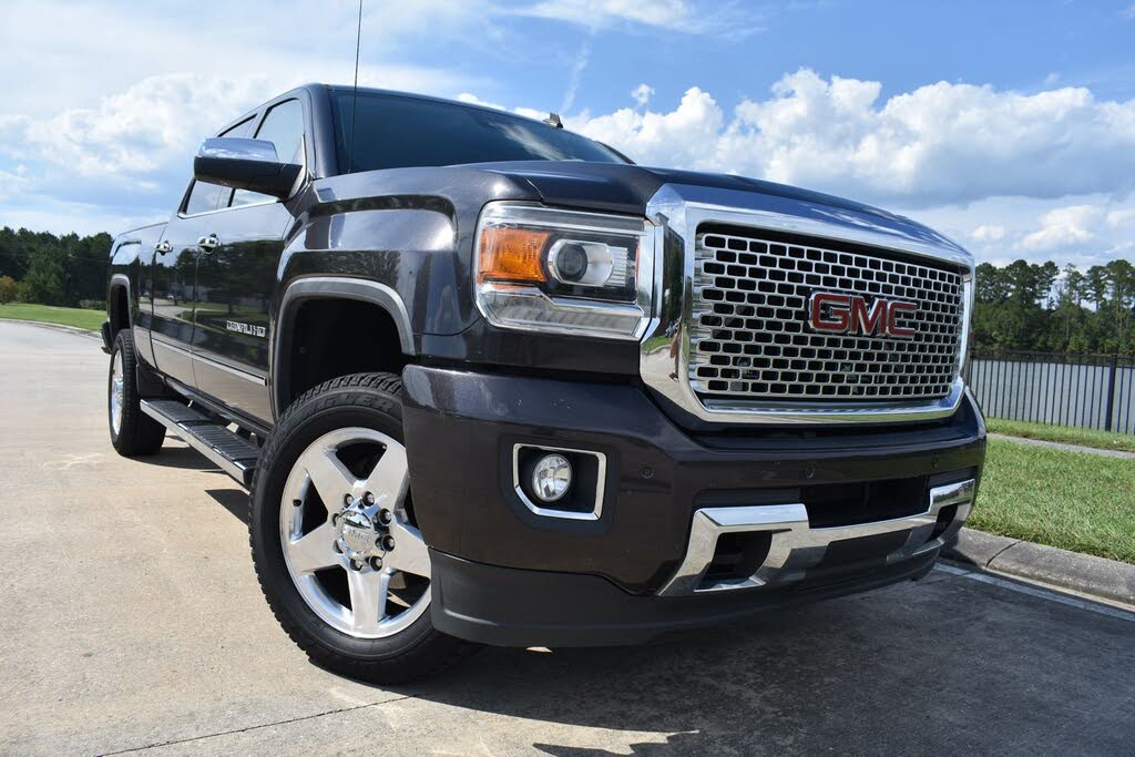 2015 GMC Sierra 2500HD Denali Crew Cab SB 4WD