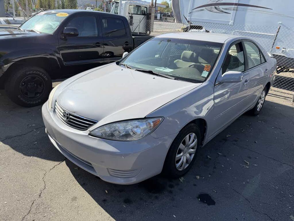 2005 Toyota Camry SE FWD