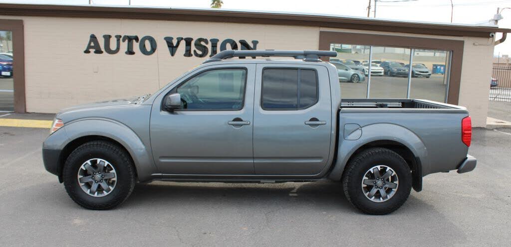 2017 Nissan Frontier PRO-4X Crew Cab 4WD