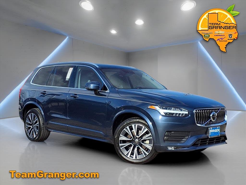 2022 Volvo XC90 T6 Momentum 7-Passenger AWD