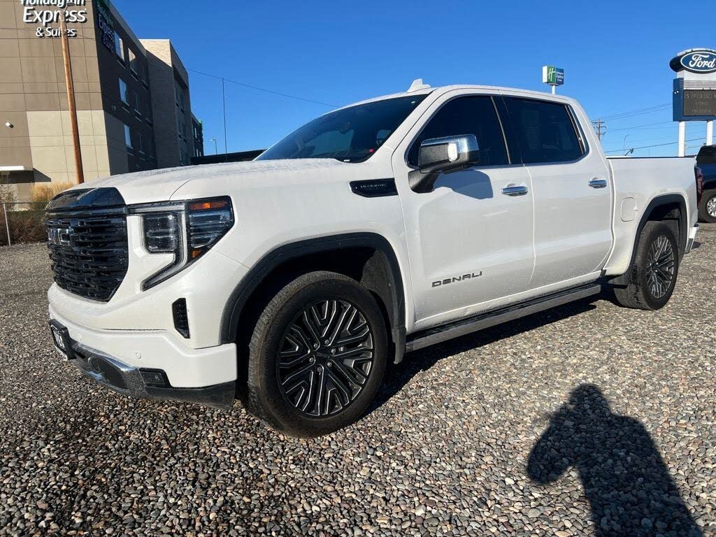2022 GMC Sierra 1500 Denali Ultimate Crew Cab 4WD