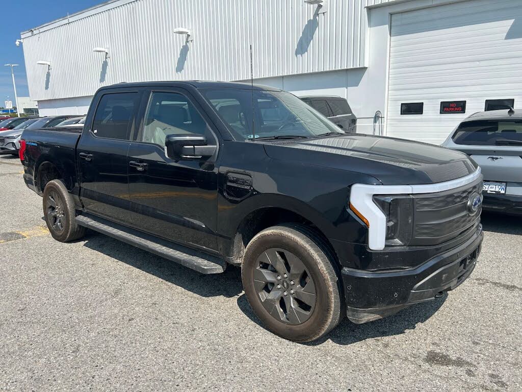 2022 Ford F-150 Lightning Lariat SuperCrew AWD