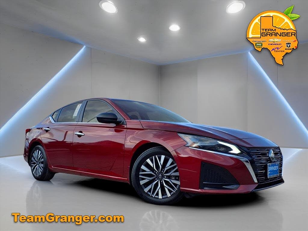 2024 Nissan Altima 2.5 SV FWD