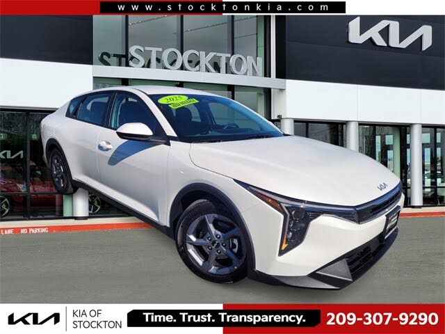 2025 Kia K4 LXS FWD