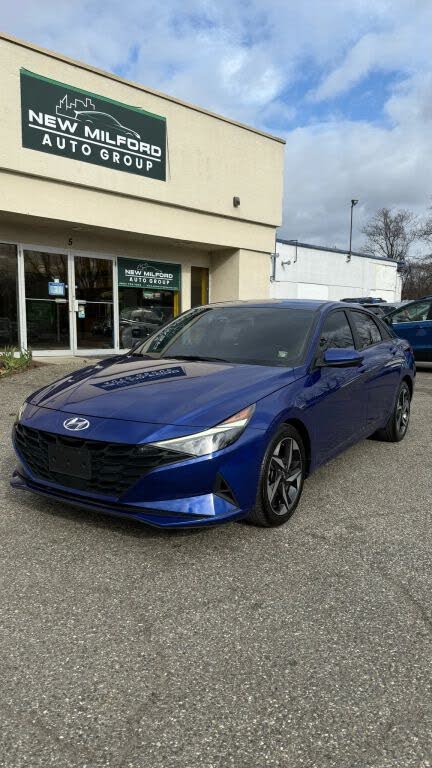 2023 Hyundai Elantra SEL FWD