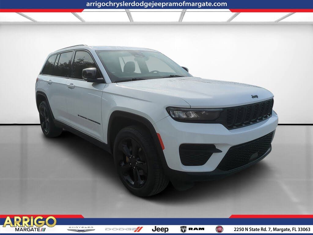 2023 Jeep Grand Cherokee Altitude 4WD