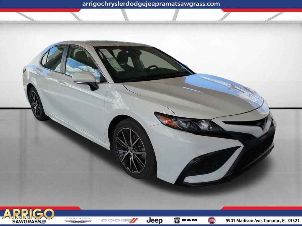 2023 Toyota Camry SE Nightshade FWD