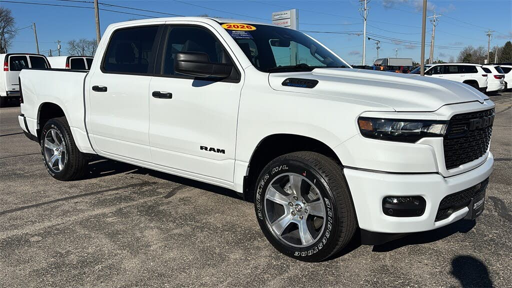 2025 RAM 1500 Tradesman Crew Cab 4WD