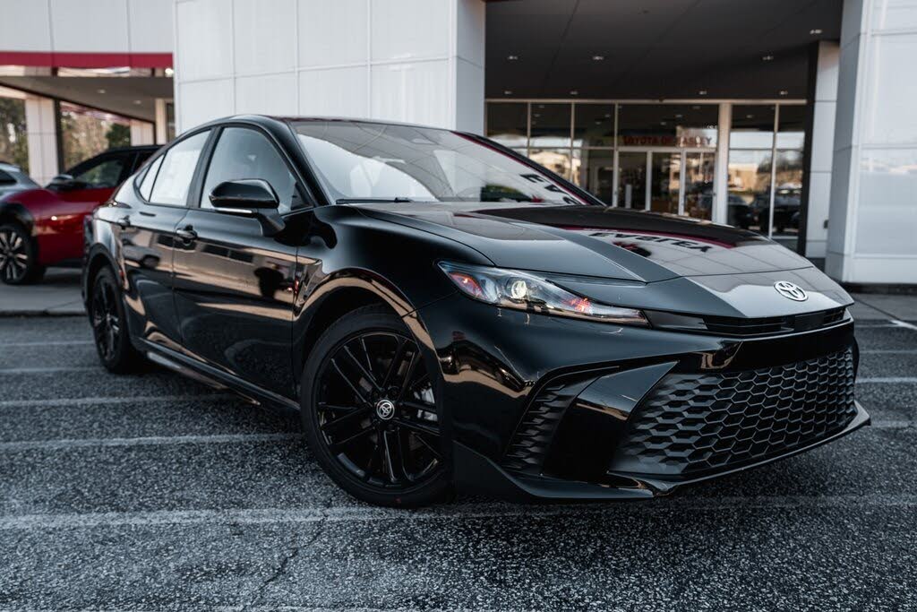 2026 Toyota Camry SE FWD