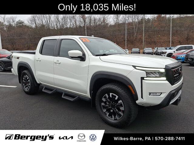 2023 Nissan Frontier PRO-4X Crew Cab 4WD