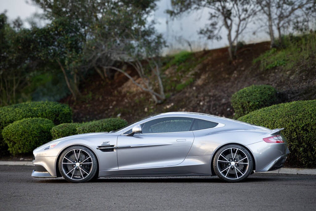 2014 Aston Martin Vanquish Coupe RWD