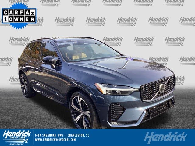 2023 Volvo XC60 B5 Ultimate Dark Theme FWD