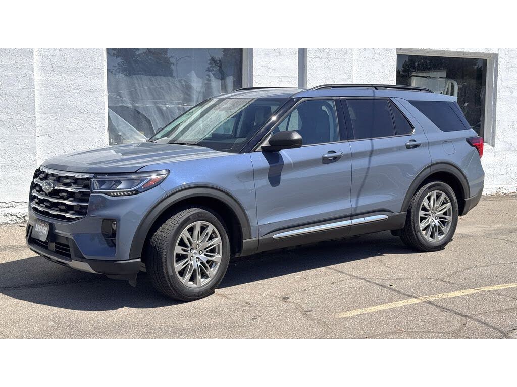 2025 Ford Explorer Active AWD