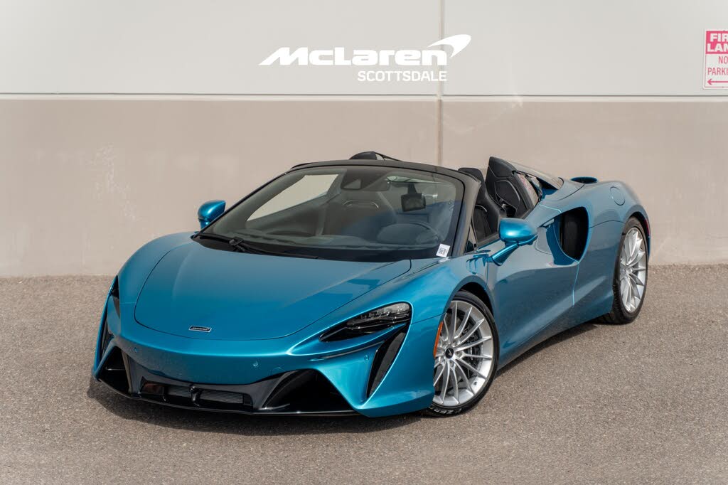 2026 McLaren Artura RWD