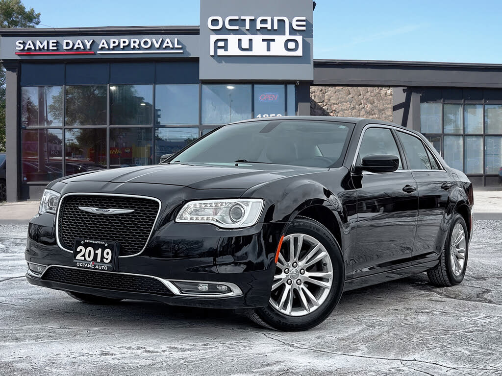 Chrysler 300 Touring RWD 2019